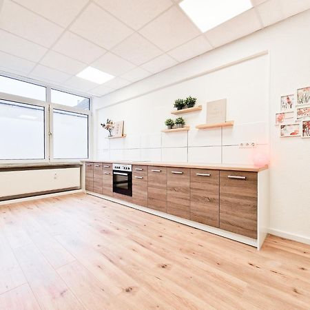 Raj Living - City Center Apartments With 5 Rooms - 10 Min Messe Dus デュッセルドルフ エクステリア 写真