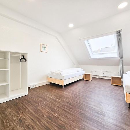 Raj Living - City Center Apartments With 5 Rooms - 10 Min Messe Dus デュッセルドルフ エクステリア 写真