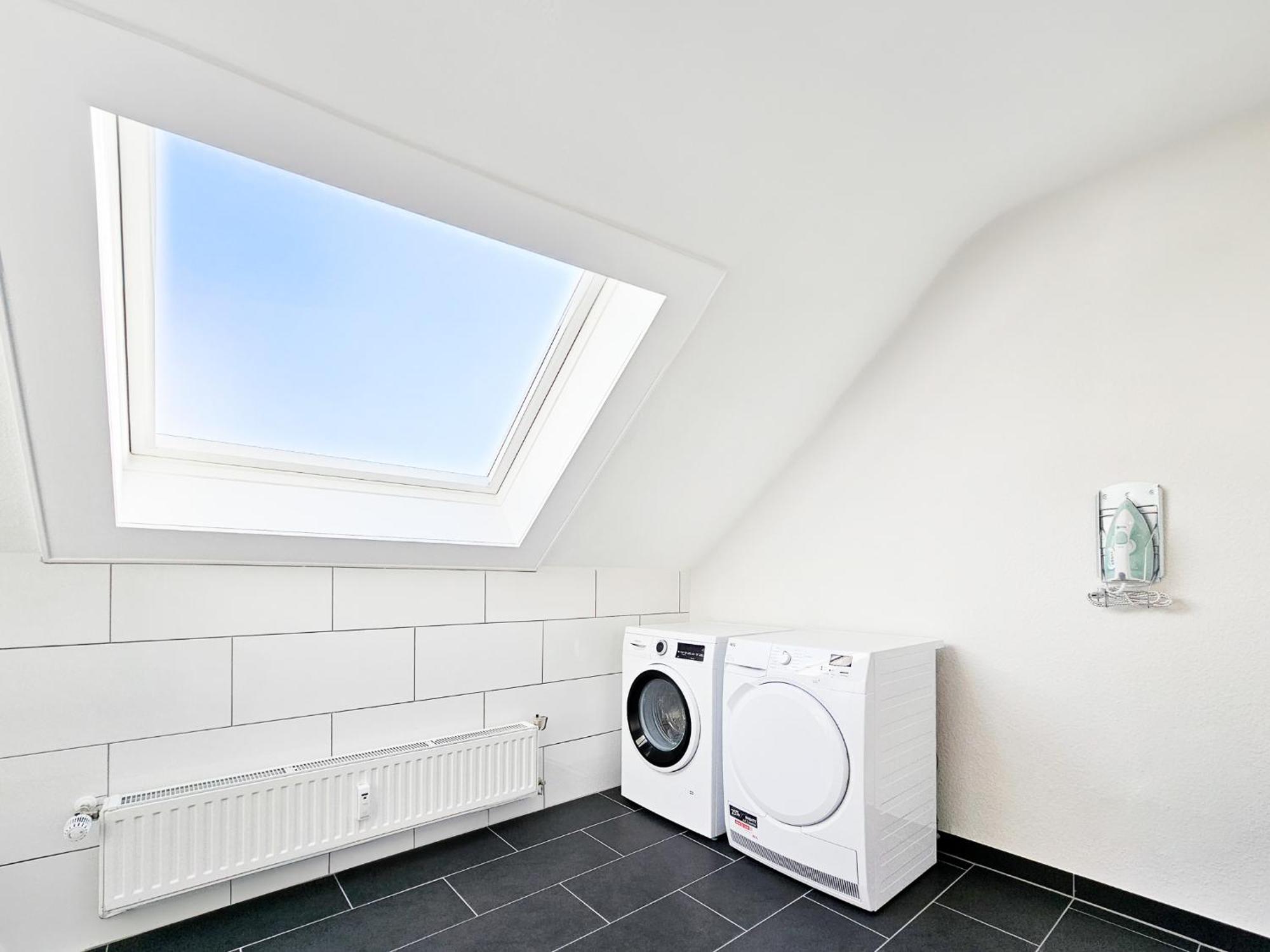 Raj Living - City Center Apartments With 5 Rooms - 10 Min Messe Dus デュッセルドルフ エクステリア 写真