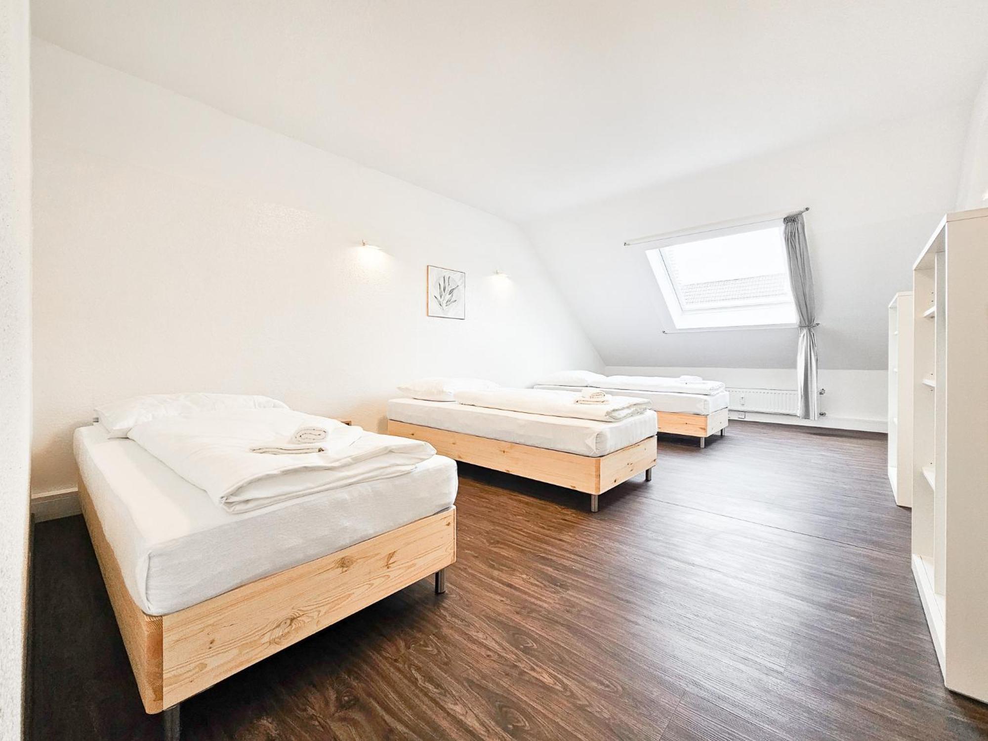 Raj Living - City Center Apartments With 5 Rooms - 10 Min Messe Dus デュッセルドルフ エクステリア 写真