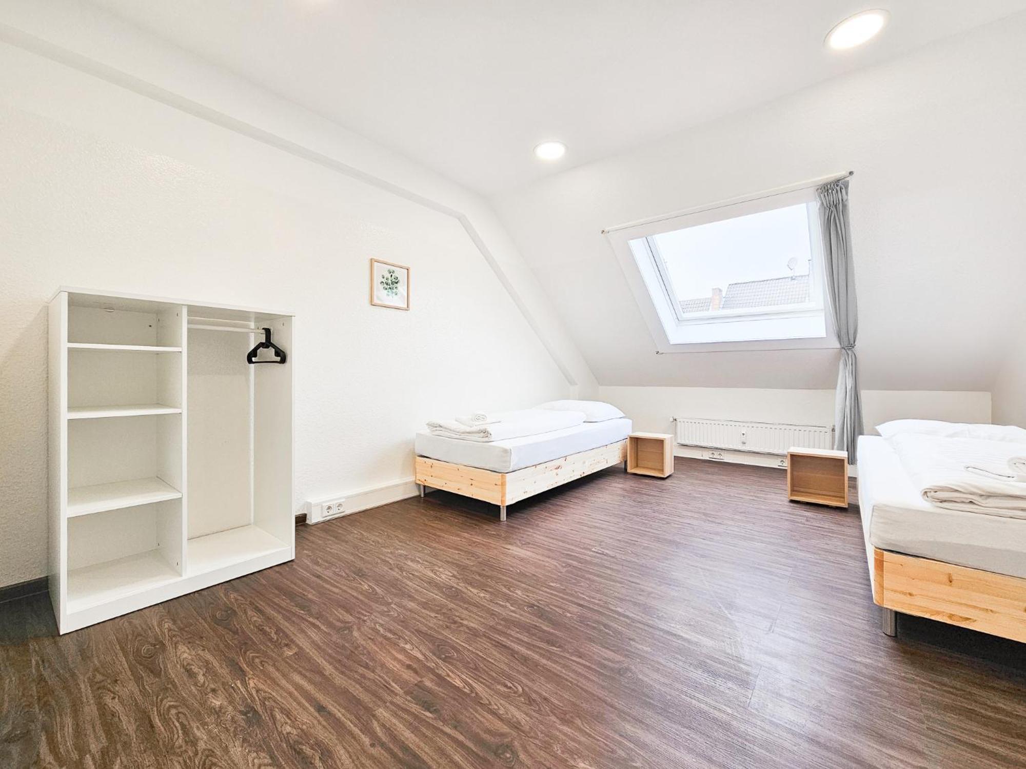 Raj Living - City Center Apartments With 5 Rooms - 10 Min Messe Dus デュッセルドルフ エクステリア 写真