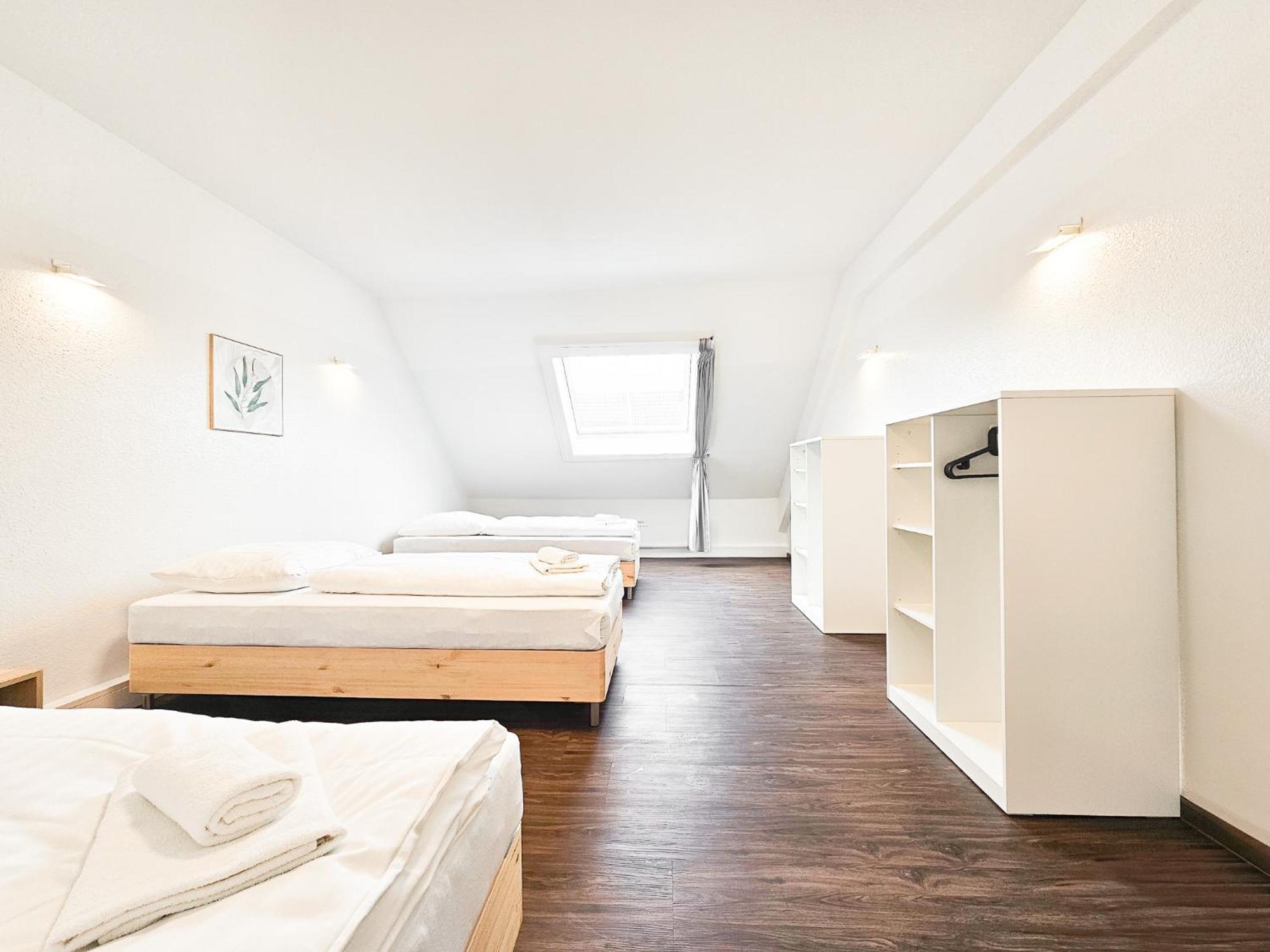 Raj Living - City Center Apartments With 5 Rooms - 10 Min Messe Dus デュッセルドルフ エクステリア 写真
