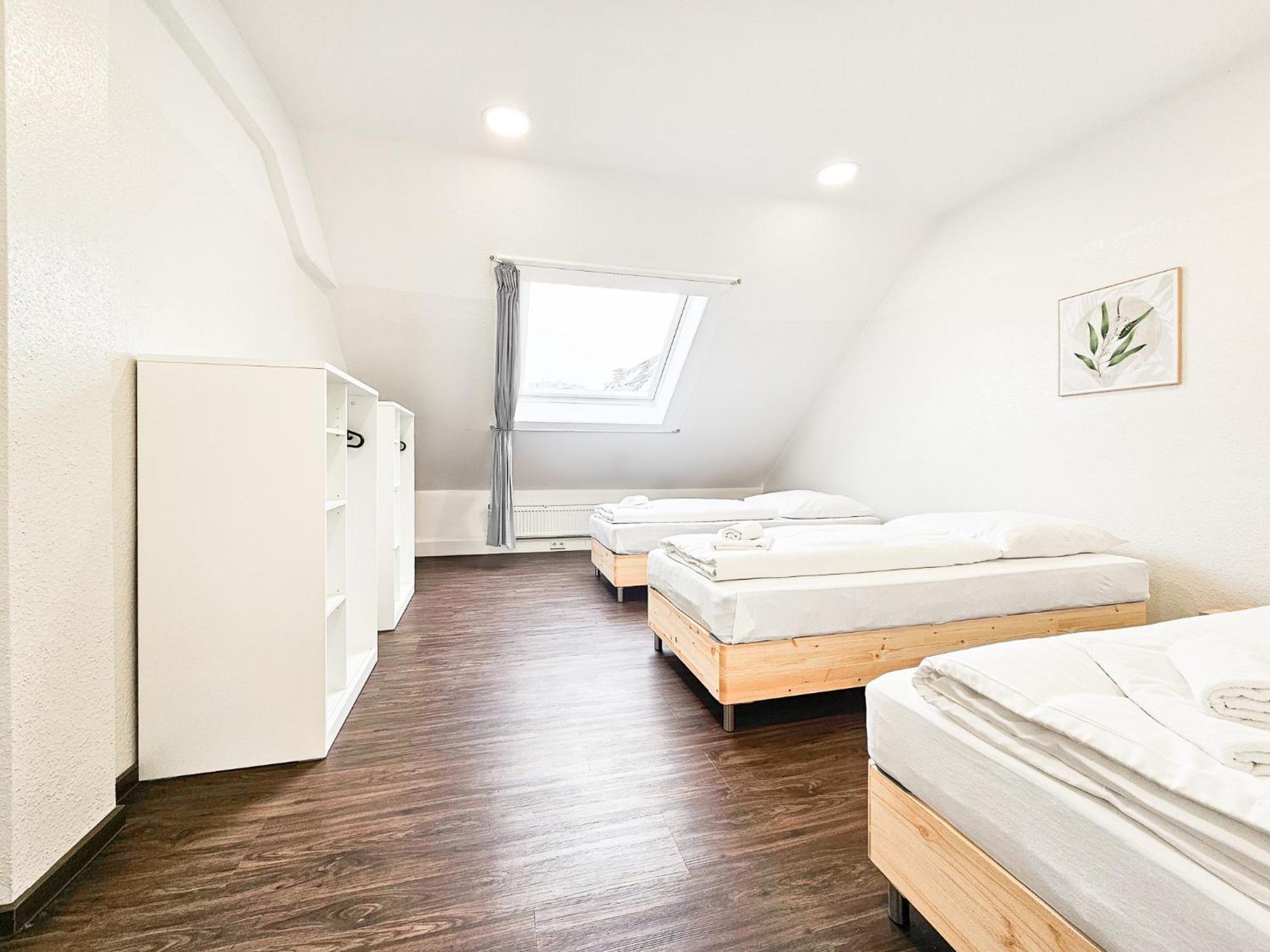 Raj Living - City Center Apartments With 5 Rooms - 10 Min Messe Dus デュッセルドルフ エクステリア 写真