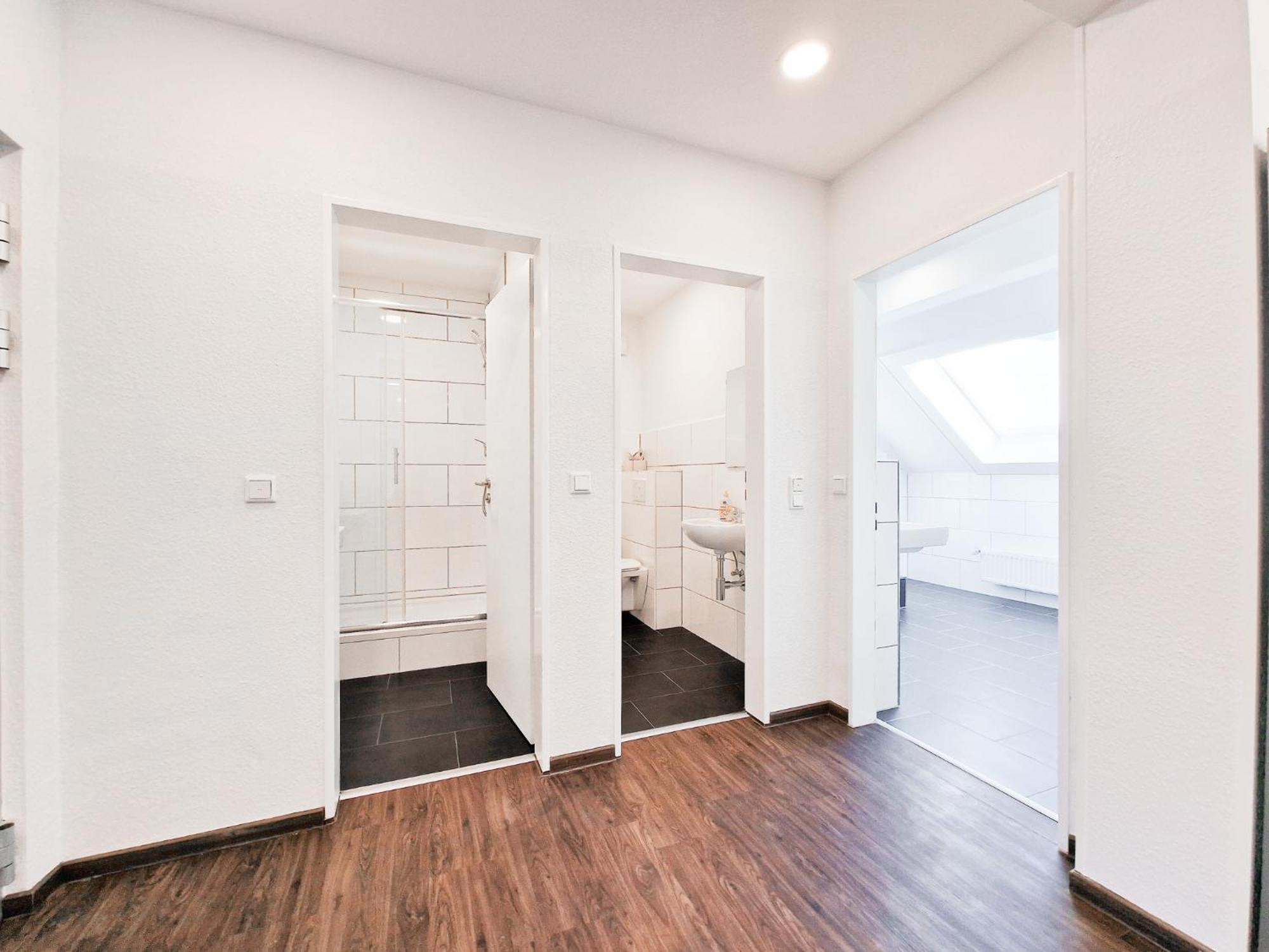 Raj Living - City Center Apartments With 5 Rooms - 10 Min Messe Dus デュッセルドルフ エクステリア 写真