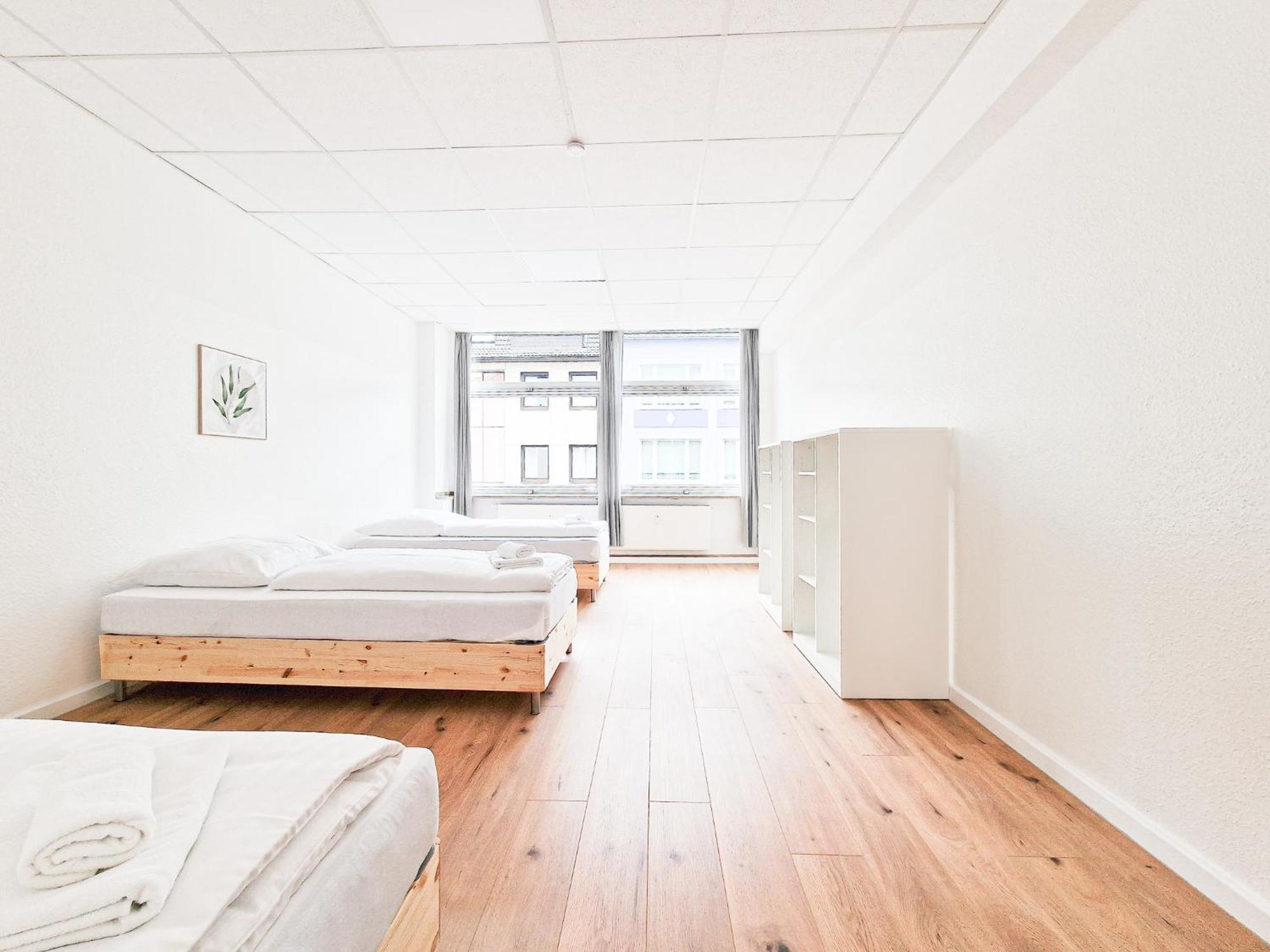 Raj Living - City Center Apartments With 5 Rooms - 10 Min Messe Dus デュッセルドルフ エクステリア 写真