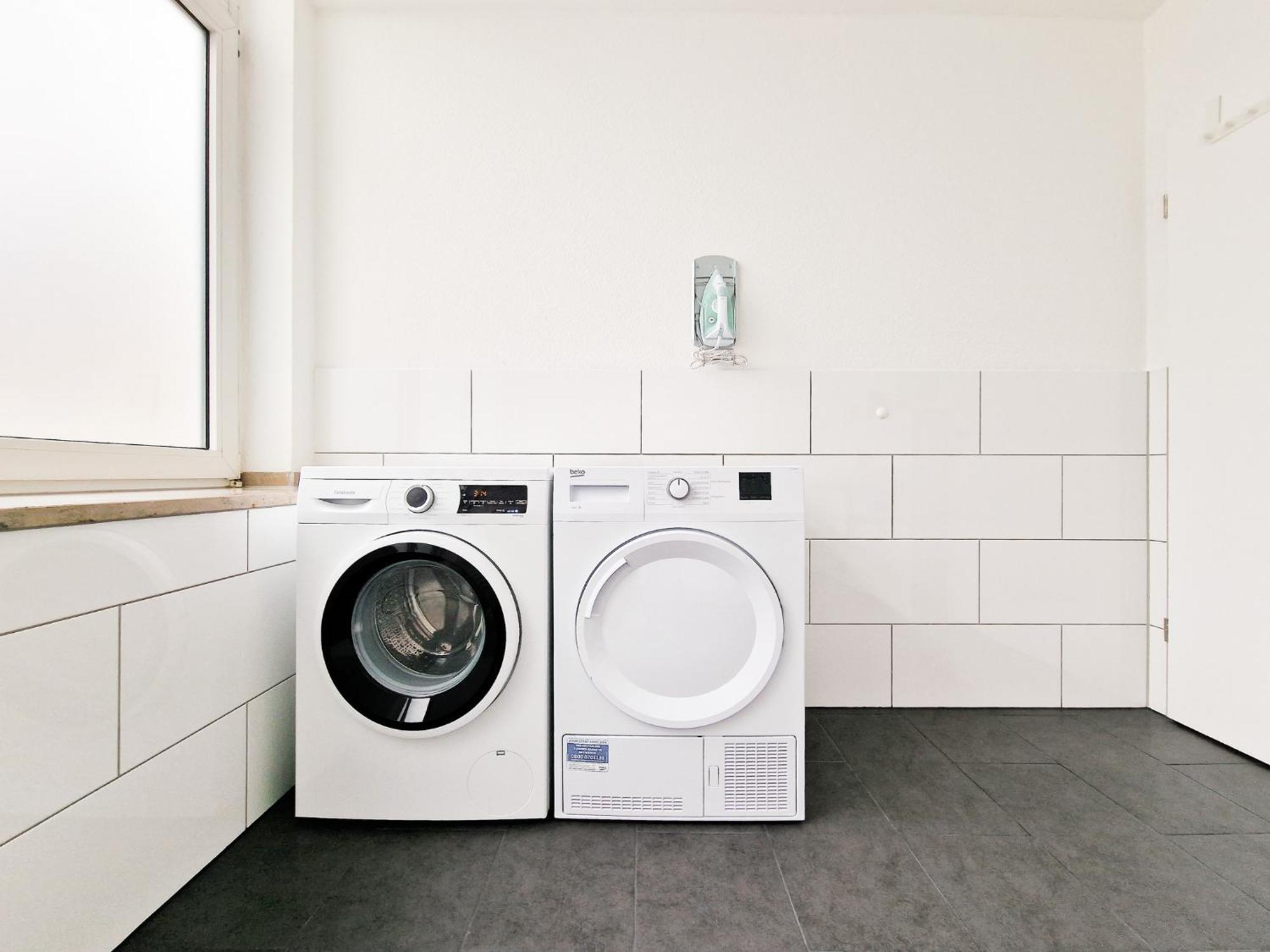 Raj Living - City Center Apartments With 5 Rooms - 10 Min Messe Dus デュッセルドルフ エクステリア 写真