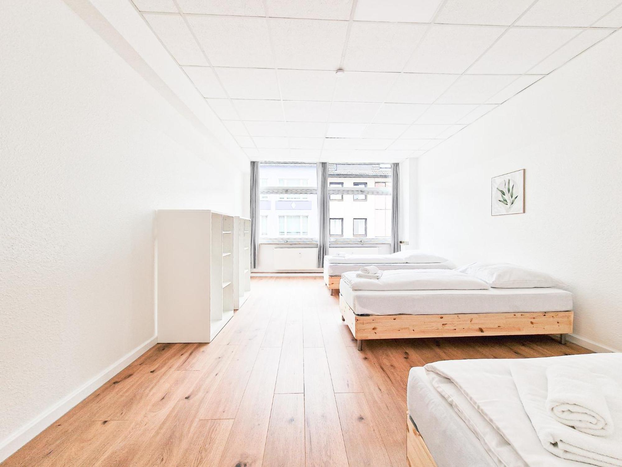 Raj Living - City Center Apartments With 5 Rooms - 10 Min Messe Dus デュッセルドルフ エクステリア 写真