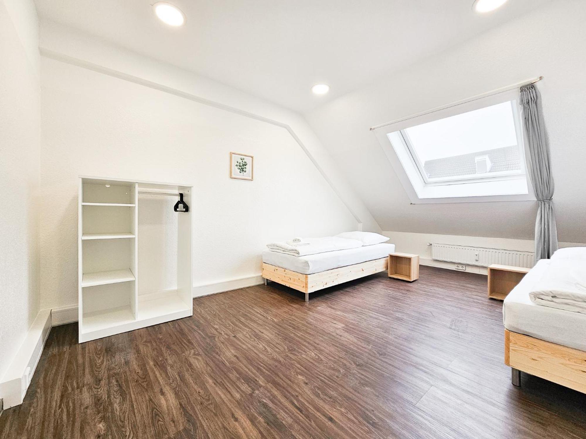 Raj Living - City Center Apartments With 5 Rooms - 10 Min Messe Dus デュッセルドルフ エクステリア 写真