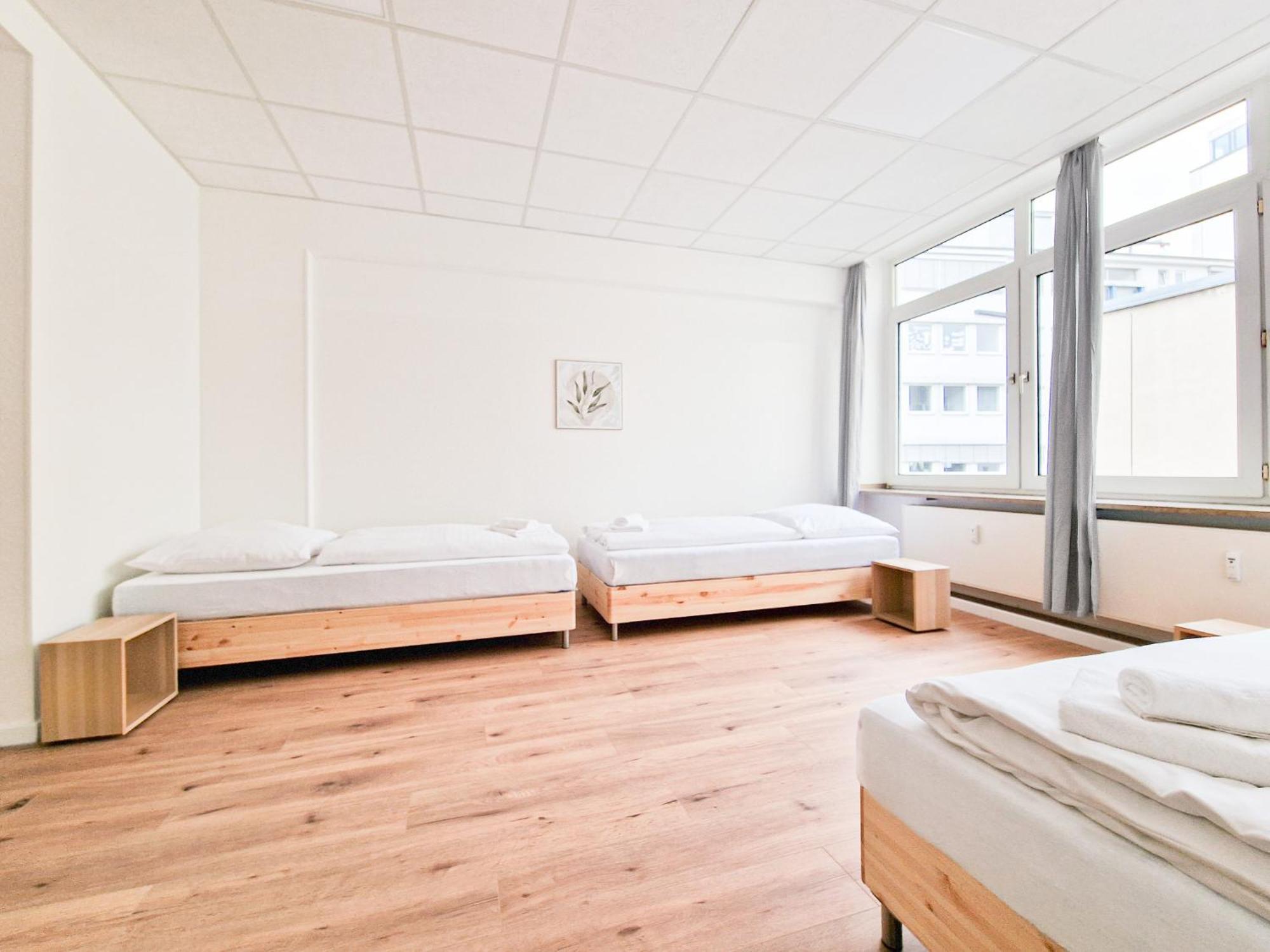 Raj Living - City Center Apartments With 5 Rooms - 10 Min Messe Dus デュッセルドルフ エクステリア 写真