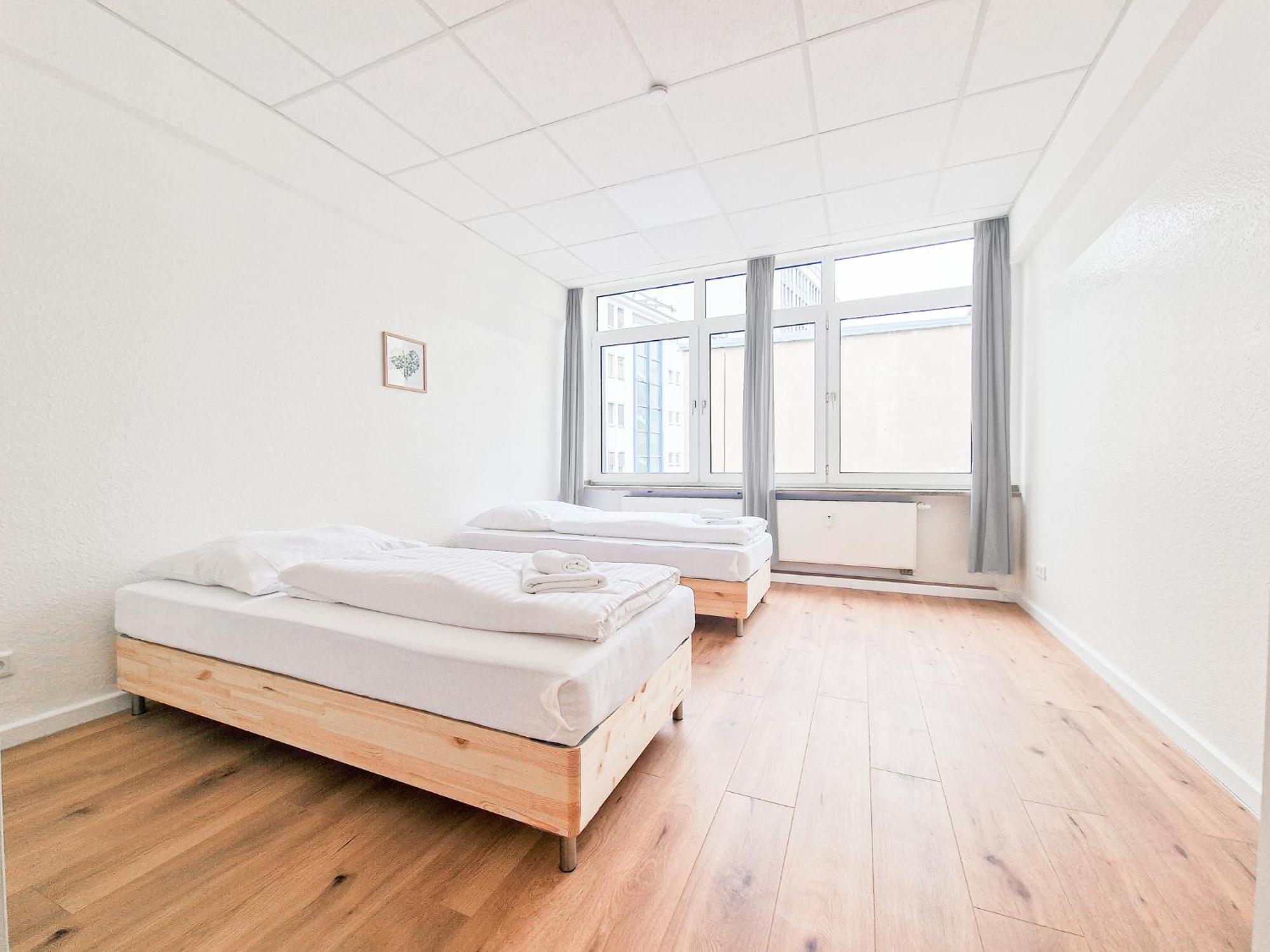 Raj Living - City Center Apartments With 5 Rooms - 10 Min Messe Dus デュッセルドルフ エクステリア 写真