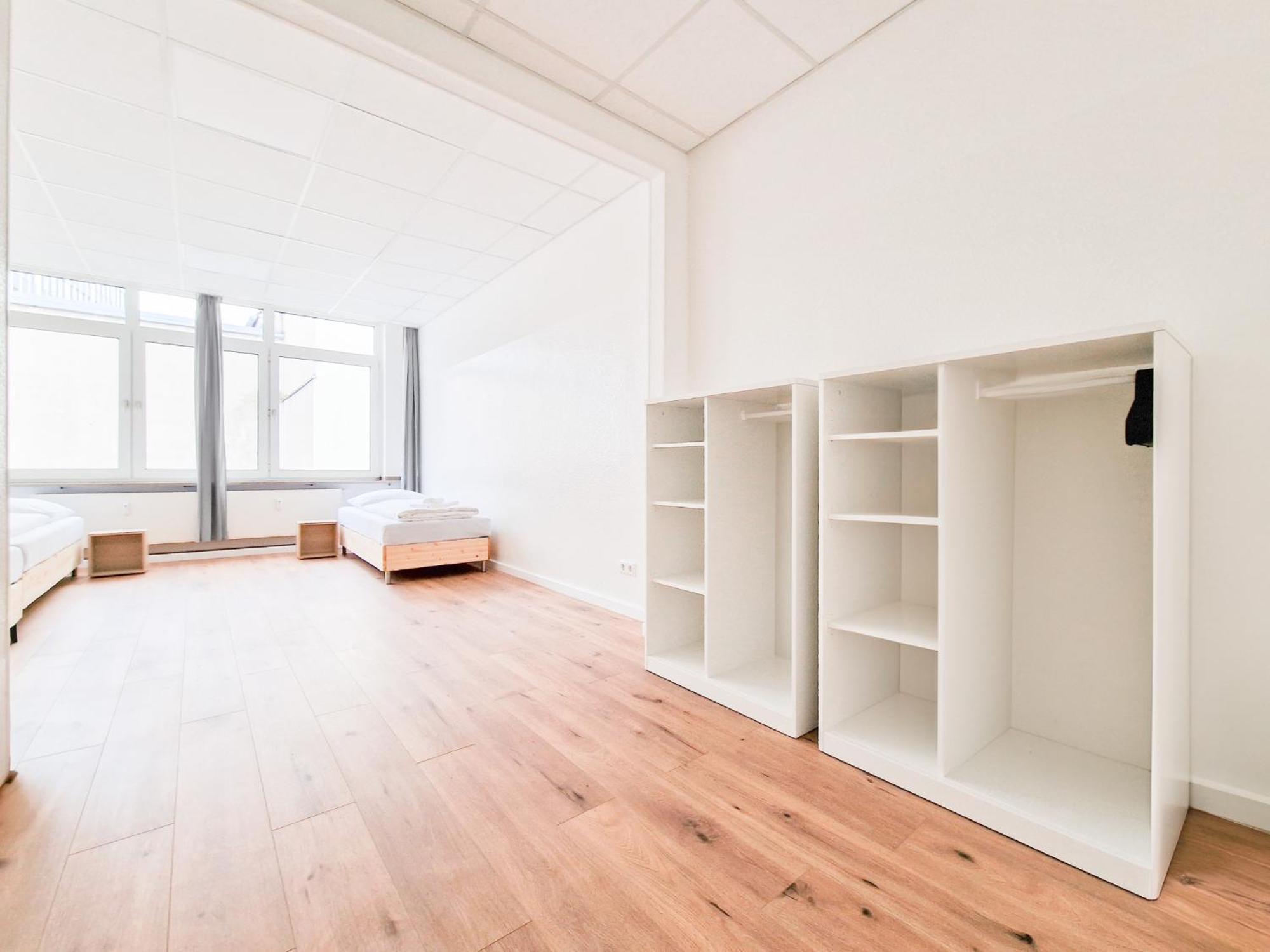 Raj Living - City Center Apartments With 5 Rooms - 10 Min Messe Dus デュッセルドルフ エクステリア 写真